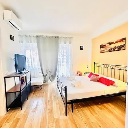 Апартаменты Domus Flavia Trastevere *